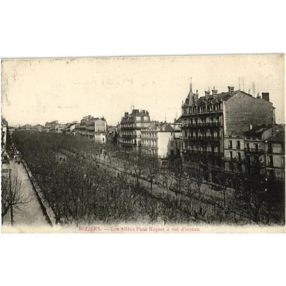 BEZIERS. Les Allées Paul Riquet à vol d'oiseau Postcard